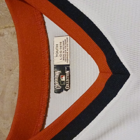 Houston Astros Majestic Jose Altuve Rainbow jersey. Youth Large. - Picture 6 of 6